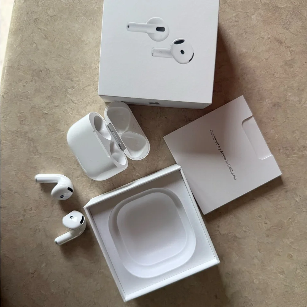 Apple White Earbuds Wireless Earbud Headphones